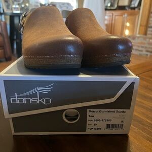 Brand new Dansko Merrin tan suede